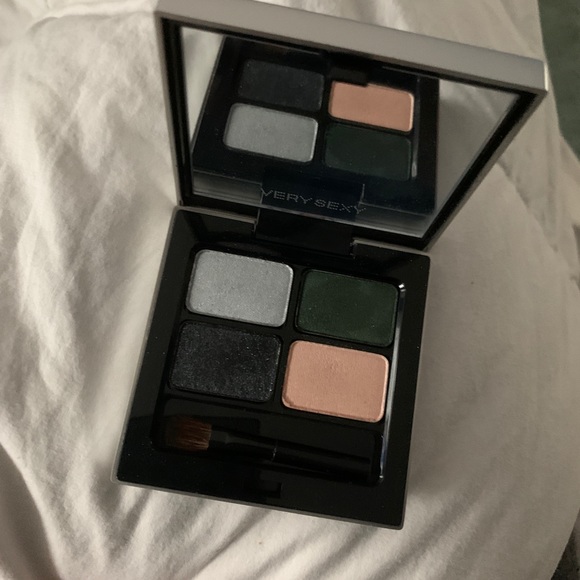 Heidi Klum VS Very Sexy Silky Eyeshadow Quad - Picture 5 of 14